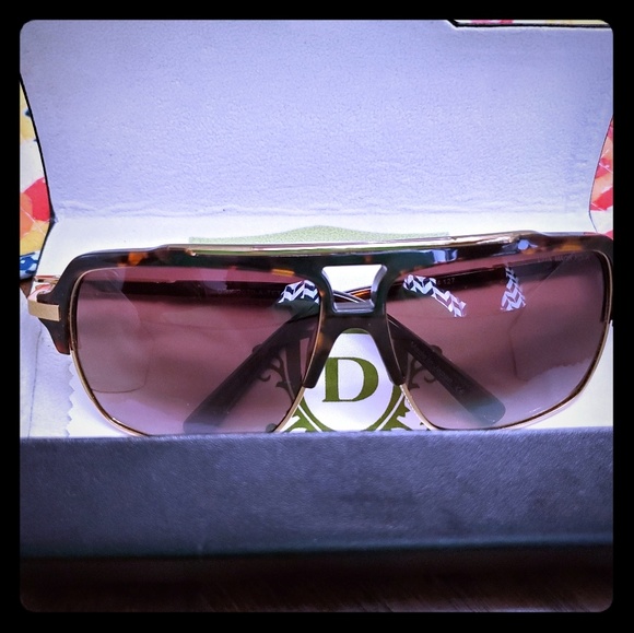 prada sps67n